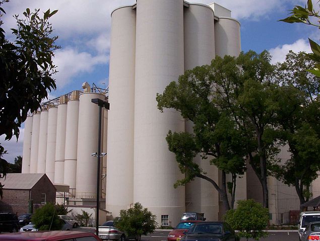 File:Flour Mill, Summer Hill, NSW, Australia.jpg