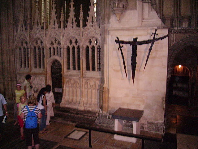 File:Thomas Becket in Canterbury Cathedral 03.JPG