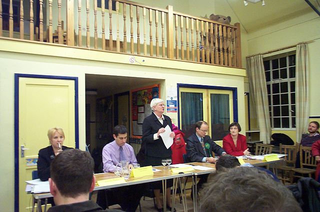 File:Hustings20050204 CopyrightKaihsuTai.jpg