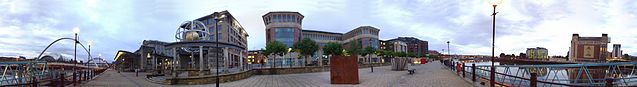 File:Tyne quayside 2.1.jpg