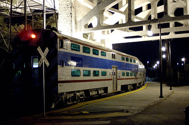 File:Nashville star under bridge.jpg