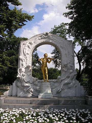 File:Strauß monument Vienna June 2006 457.jpg
