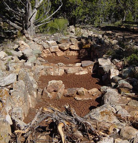 File:Tusayan at the Grand Canyon-storage areas.jpeg