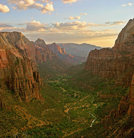 File:Zion angels landing view.jpg