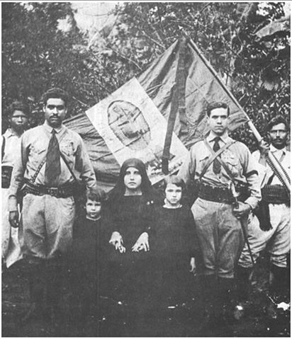 File:Cristero-leaders-and-their-banner.jpg