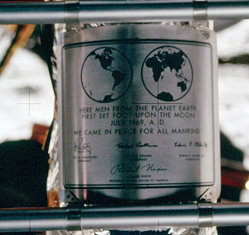 File:Apollo 11 plaque closeup on Moon.jpg