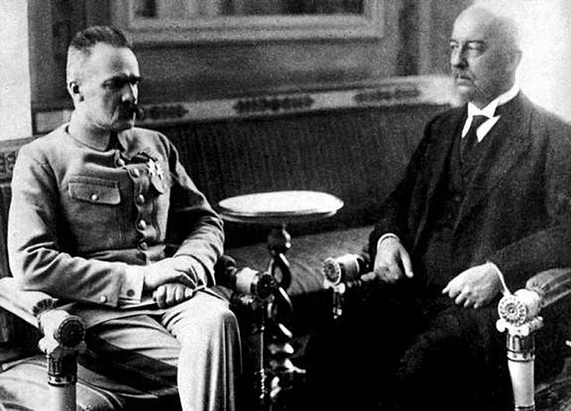 File:Narutowicz Pilsudski.jpg