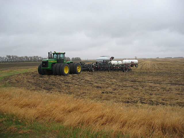 File:Modern John Deere Tractor IMG 0401.JPG