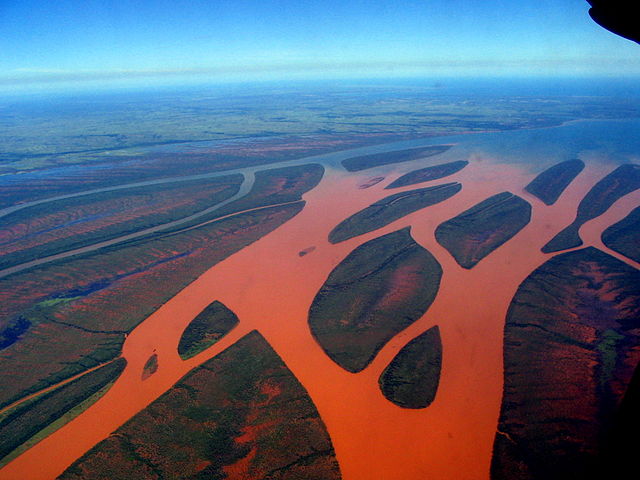 File:Bombetoka Bay, April 2005.jpg