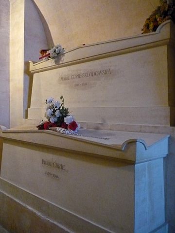 File:Panthéon Pierre et Marie Curie.JPG