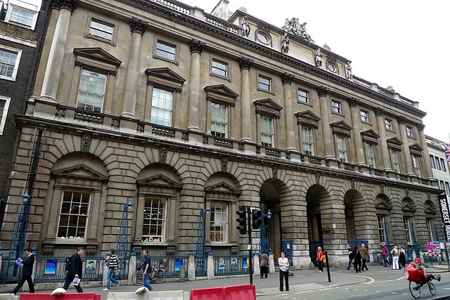 File:Somerset House from Strand.jpg