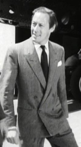 File:Rex Harrison in Miracle on 34th Street trailer.jpg