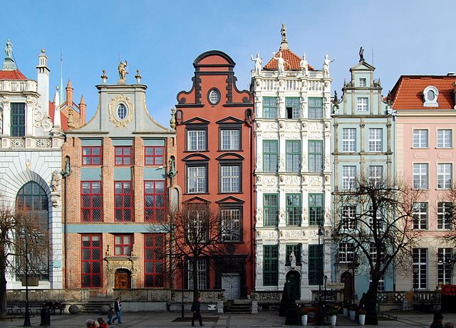 File:Gdańsk kamienice przy Długim Targu.jpg