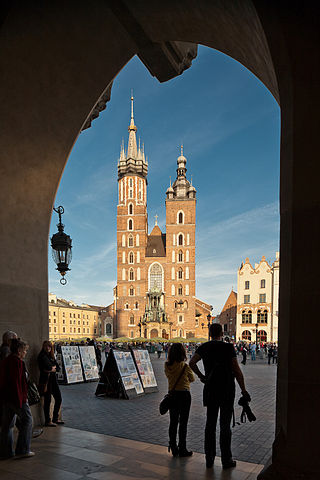 File:Kościół parafialny p.w. Wniebowzięcia NMP (Mariacki), Kraków, Rynek Główny, A-3 01.jpg