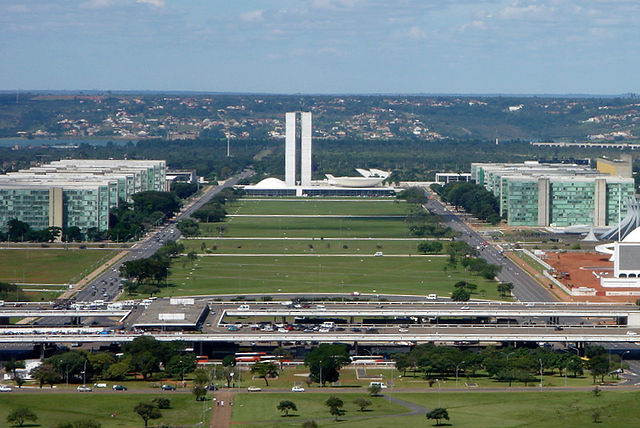 File:Esplanada dos Ministérios, Brasília DF 04 2006 (modificada).jpg