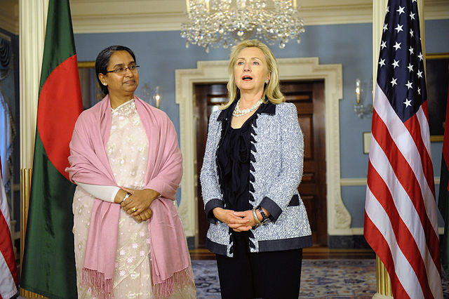 File:Hillarydipumoni.jpg