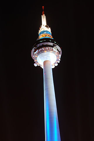 File:Torrespa&ntilde;a (Madrid) 01.jpg