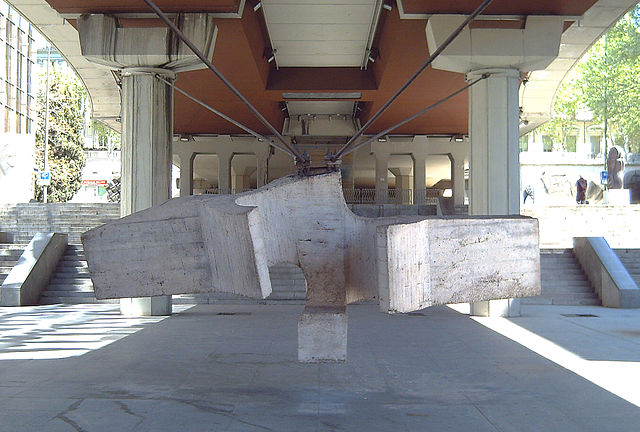 File:La Sirena Varada (E. Chillida) 01.jpg