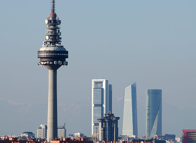 File:Cuatro Torres y Torrespa&ntilde;a.jpg