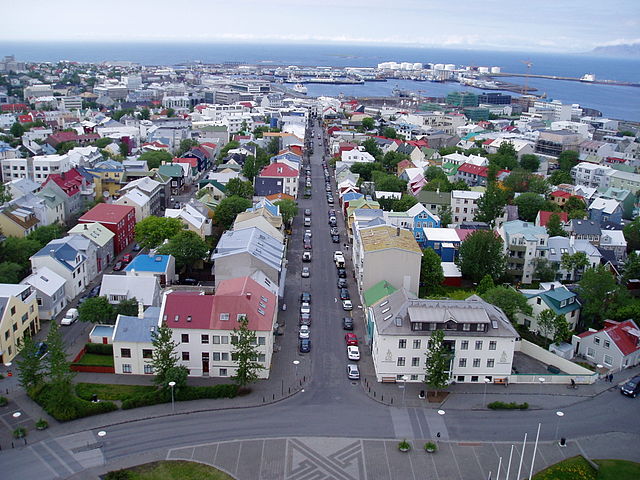 File:Islande - Rekjavik du haut de la cath&eacute;drale.JPG