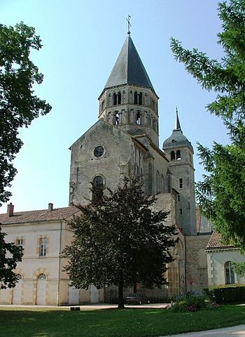 File:Clocher abbaye cluny 2.JPG