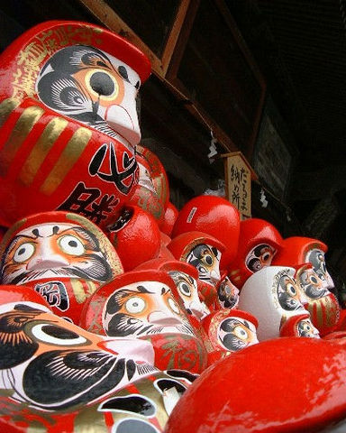 File:Daruma dolls.jpg