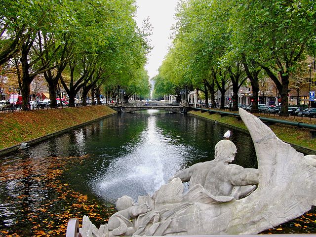 File:Düsseldorf, Königsallee.jpg