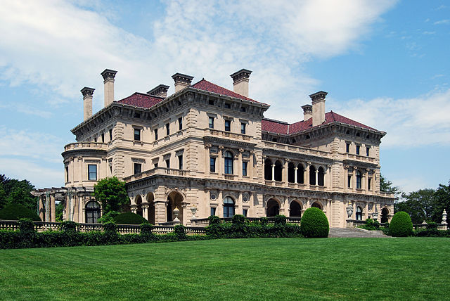 File:The Breakers Newport.jpg