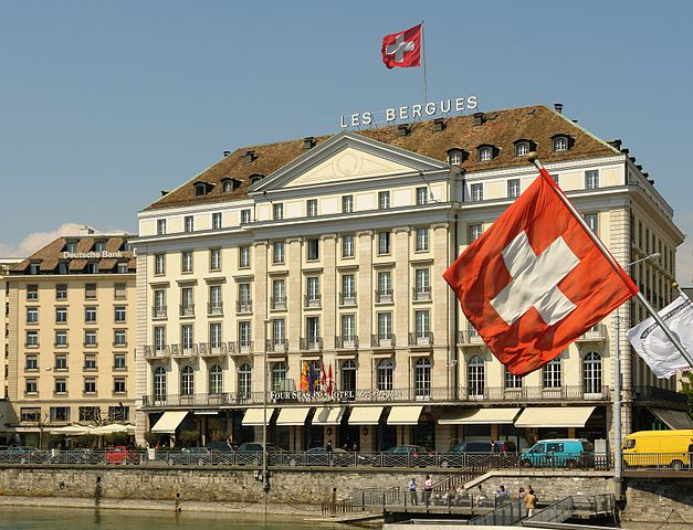 File:Hôtel des Bergues.jpg