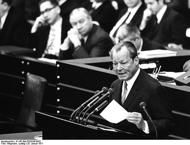 File:Bundesarchiv B 145 Bild-F033246-0022, Bonn, Bundestag, Rede Bundeskanzler Brandt.jpg