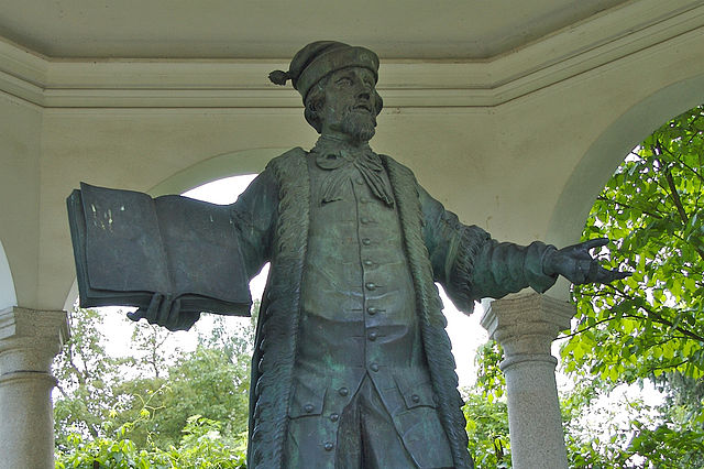 File:Kepler Statue Linz.jpg
