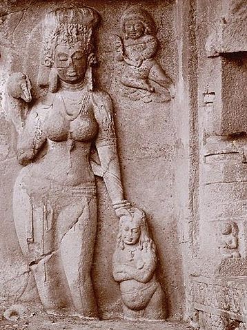File:GangaElloraRameshwarCaveCloseUp.jpg
