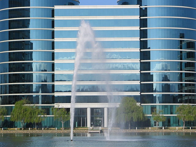 File:Oracle Fountain (6532480).jpg