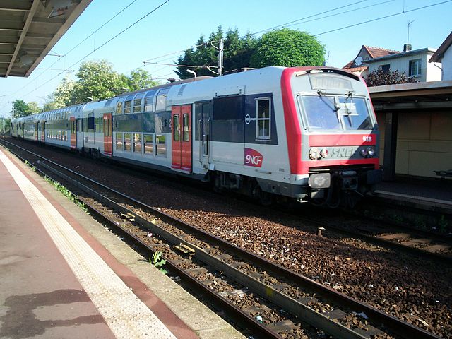 File:RER C - Gare Montigny 16.JPG