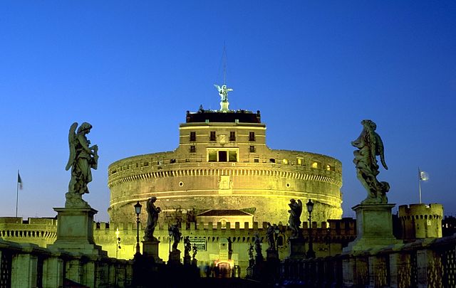 File:RomaCastelSantAngelo.jpg