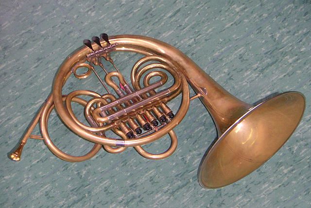 File:Viennese horn.jpg