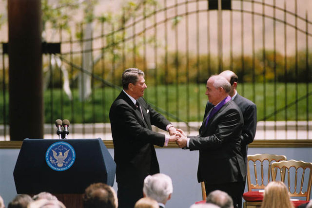 File:REAGANAWARDSGORBY.jpg