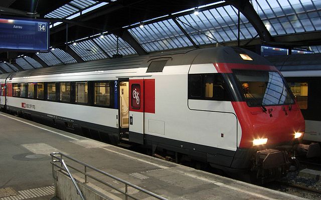 File:SBB IC Bt in Z&uuml;rich.jpg