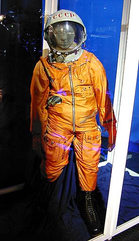 File:Russian space suit 2.jpg