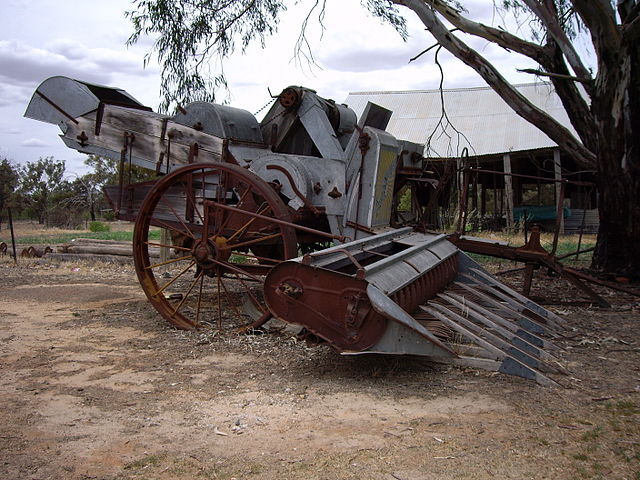 File:Old Style Harvester.jpg