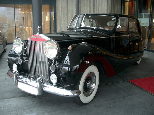 File:Rolls-Royce Silver Wraith 1955.jpg