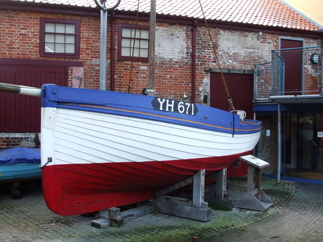 File:Fishing boat YH 671 - geograph.org.uk - 1067992.jpg