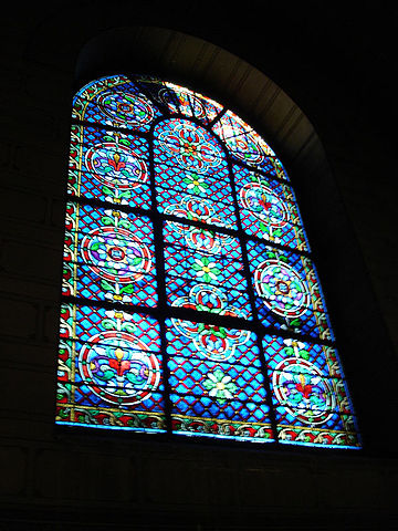 File:St Germain des Prés fenêtre.jpg