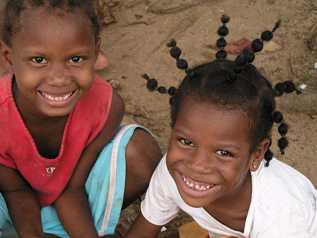 File:Crianças de São Tomé e Príncipe.jpg